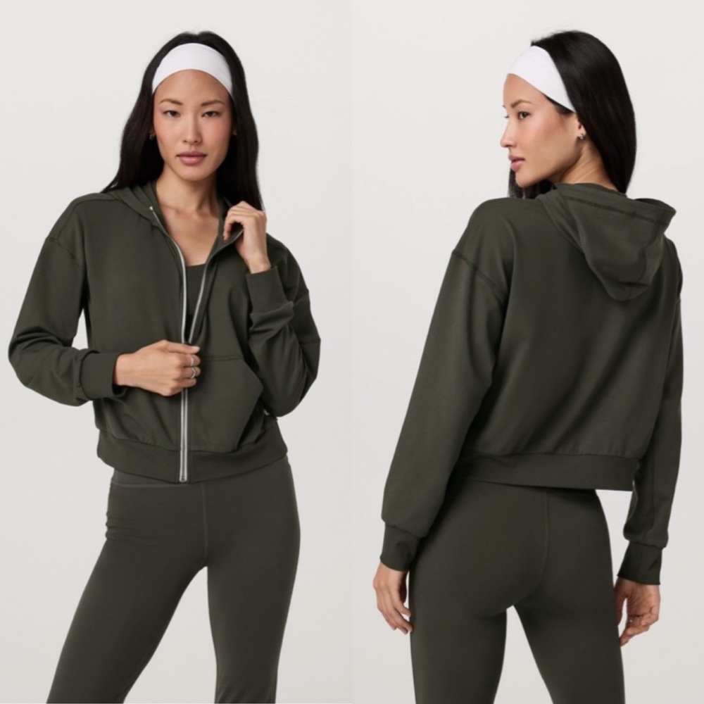 Vuori Halo Performance Dreamknit Full Zip Hoodie in Kale green
